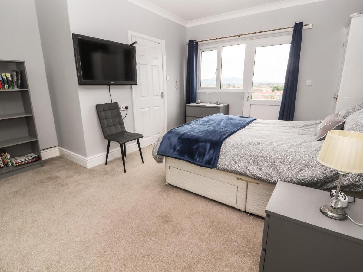 Ty Uchaf Apartment Rhyl Exterior photo